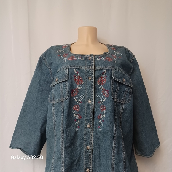 VTG CJ BANKS women 90s Classic Button.Top Embroidered Denim  with Floral Design - Picture 3 of 13